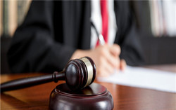 债权人可以在主合同审判前要求保证人承担责任吗