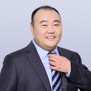 李伟