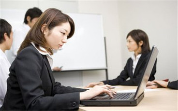 法定代表人是老板吗
