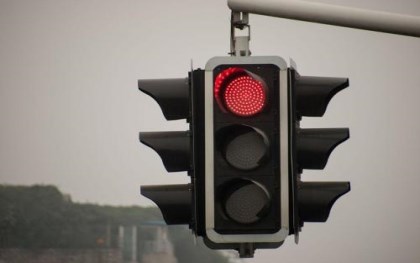 车辆闯红灯怎么查询