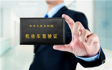 交通肇事对方全责保险公司如何赔偿多少钱